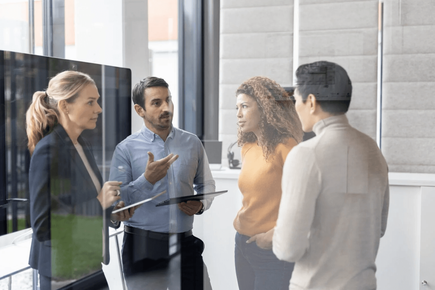 Gruppe Menschen Projekt Lösung Mehrere Personen arbeiten gemeinsam an einer Projektlösung